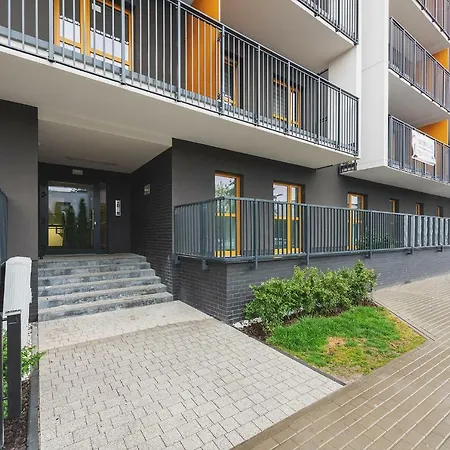 Airport Okecie Wagonowa Serviced *