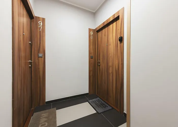 Airport Okecie Wagonowa Serviced *