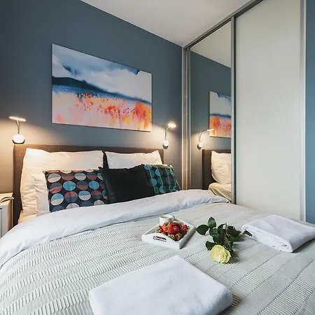 Airport Okecie Wagonowa Serviced Apartament *