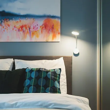 Airport Okecie Wagonowa Serviced * ワルシャワ